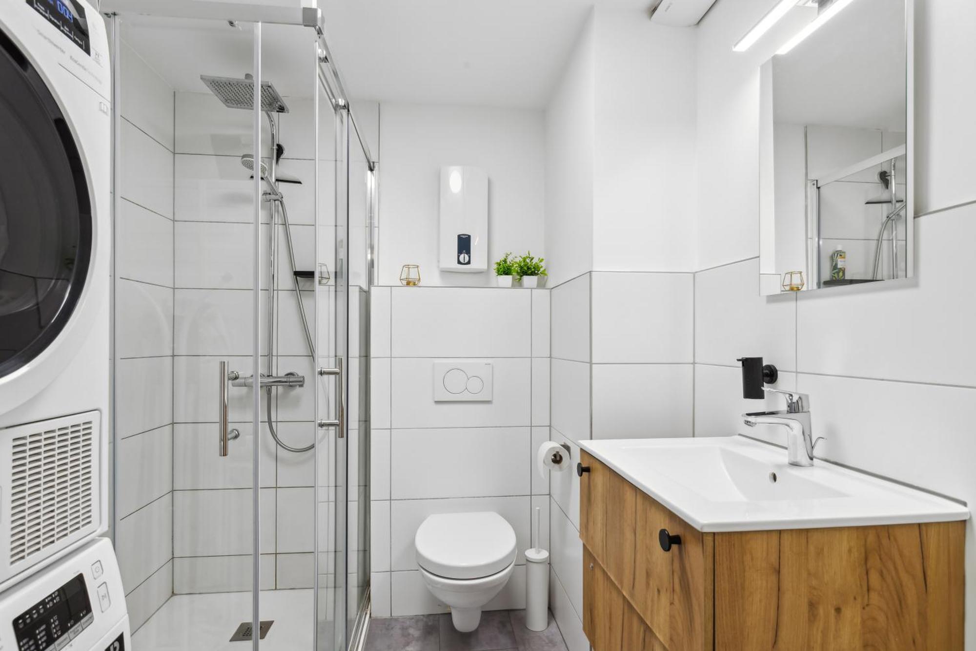 Zentrale, Grosse & Moderne In Koblenz