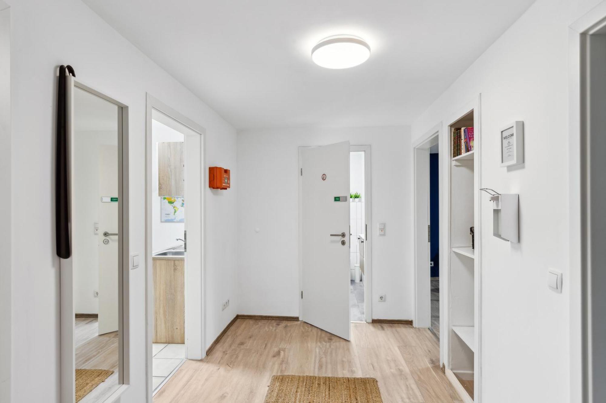 Zentrale, Grosse & Moderne In Koblenz